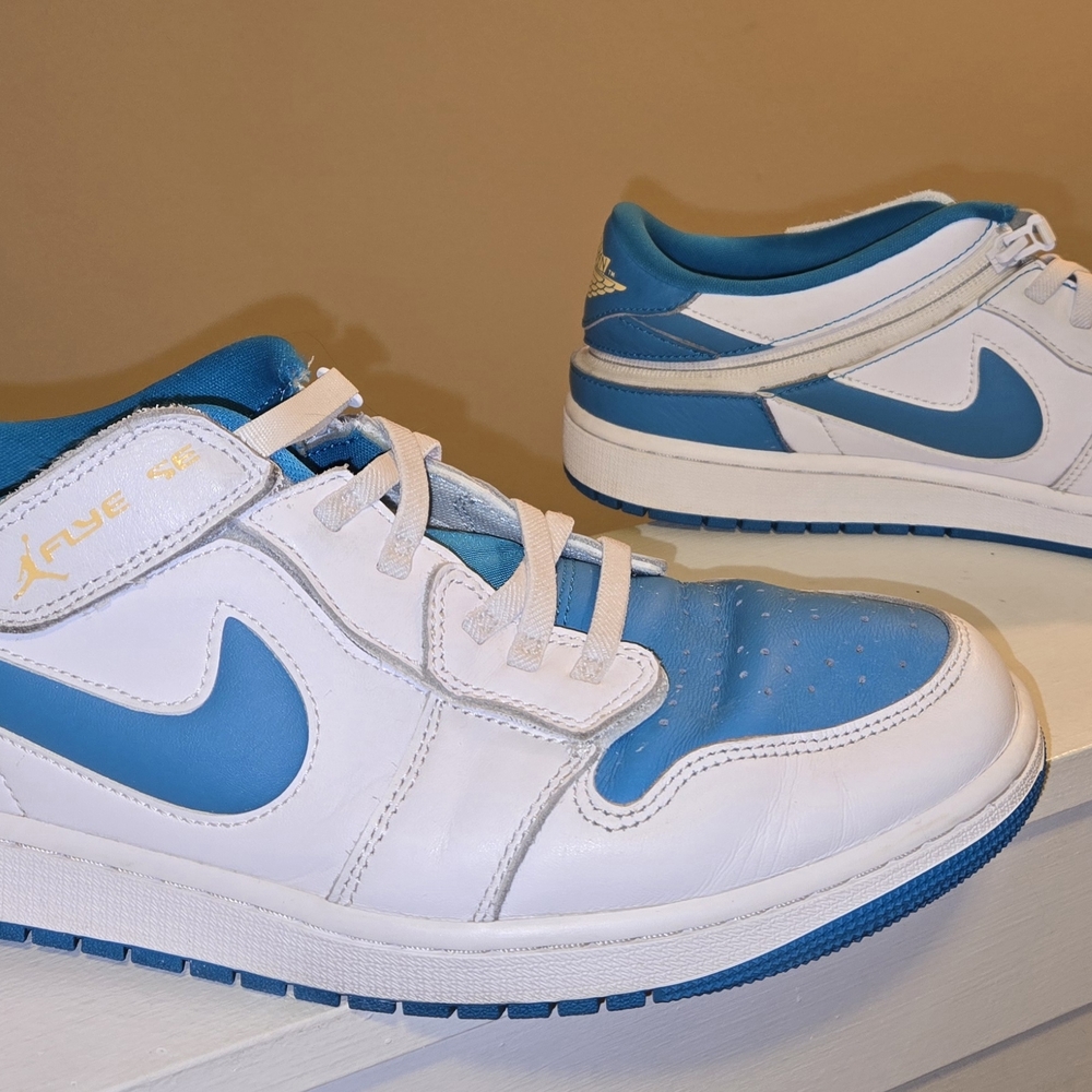 Men's Air Jordan 1 Flyease White and Blue Sneakers